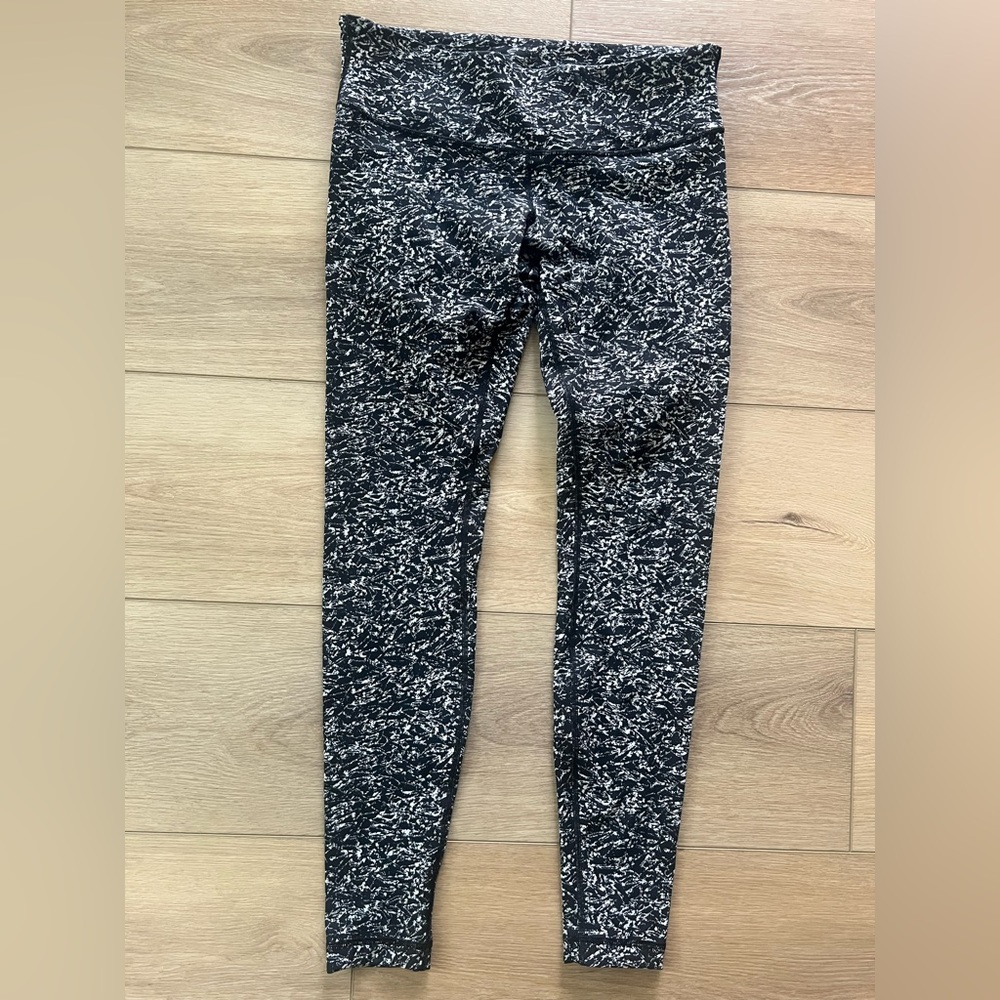 lululemon athletica Black and White Marled Mid-Rise Leggings 10